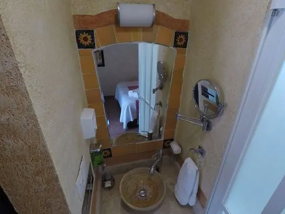 Master, 1 Queen Bed