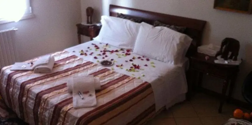 Basic Tek Büyük Yataklı Oda, 1 Çift Kişilik Yatak, Ortak Banyo