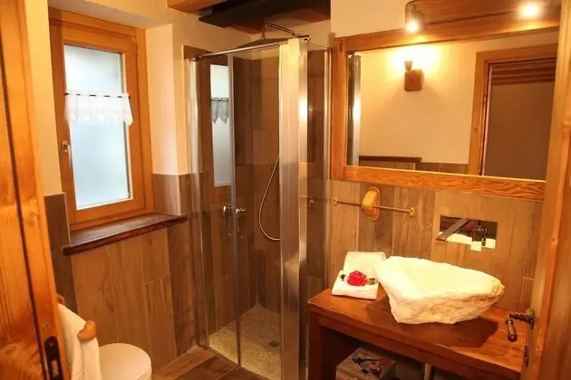 Tek Büyük veya İki Ayrı Yataklı Oda (Sci di Fondo)