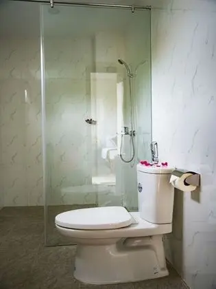 Deluxe Tek Büyük veya İki Ayrı Yataklı Oda, Balkon, Bahçe Manzaralı
