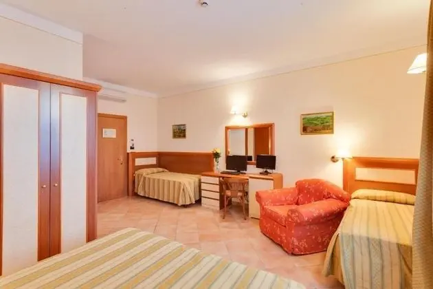 Standard Dört Kişilik Oda (Camera Familiare con letto extra)