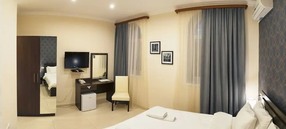 Large Double or Twin Room