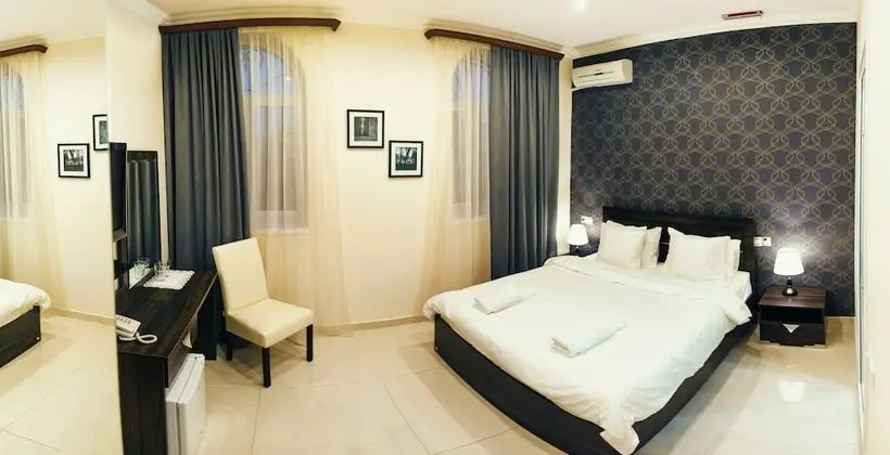Large Double or Twin Room