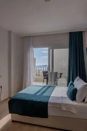 Deluxe Kısmi Deniz Manzaralı Oda