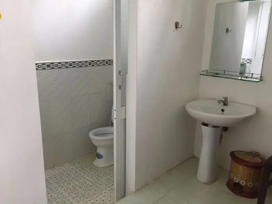 Basic Üç Kişilik Oda, Birden Çok Yatak, Sigara İçilmez