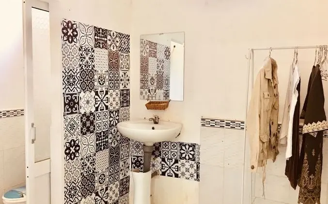 Basic Üç Kişilik Oda, Birden Çok Yatak, Sigara İçilmez