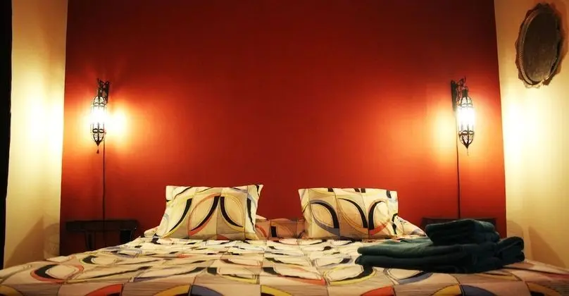 Basic Oda, 1 Büyük (Queen) Boy Yatak, Özel Banyo