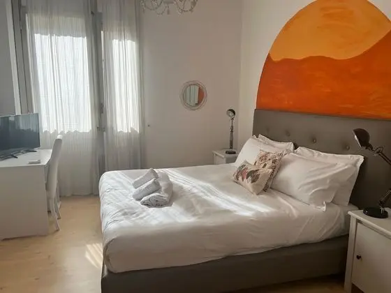 City Tek Büyük Yataklı Oda