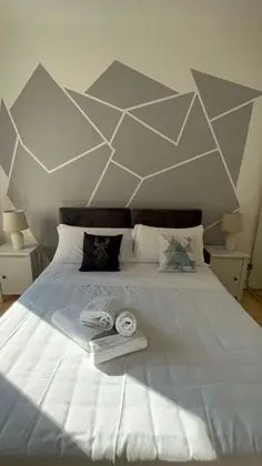 City Tek Büyük Yataklı Oda