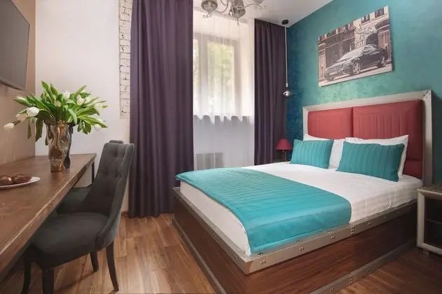 Standard Tek Büyük Yataklı Oda