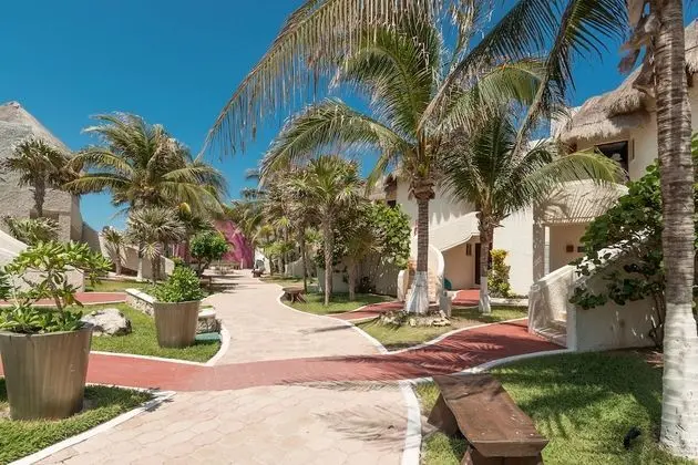 Deluxe Villa Ocean Front Suite