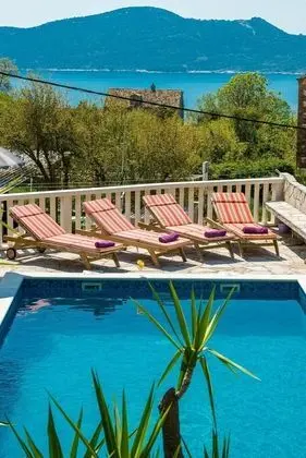 Villa (Three-Bedroom Villa with Swimming Poo)