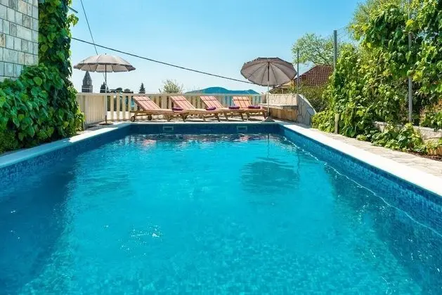 Villa (Three-Bedroom Villa with Swimming Poo)