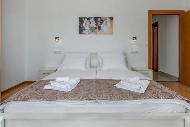 Villa (Four Bedroom Villa)