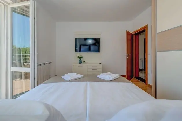 Villa (Four Bedroom Villa)