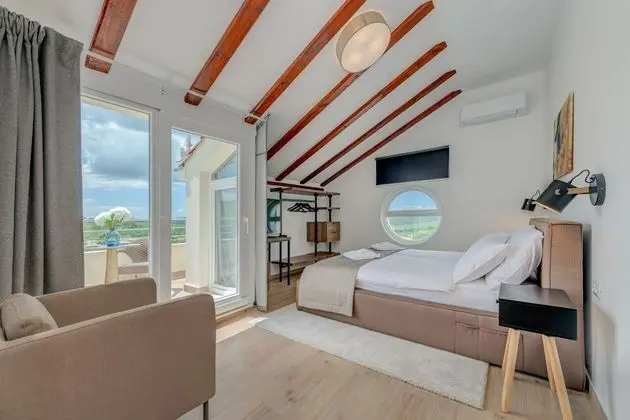 Villa (Four Bedroom Villa)