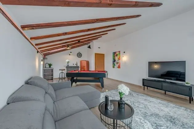 Villa (Four Bedroom Villa)