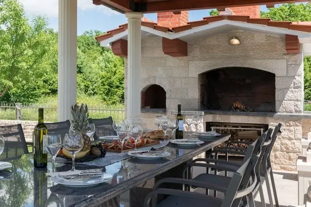 Villa (Four Bedroom Villa)