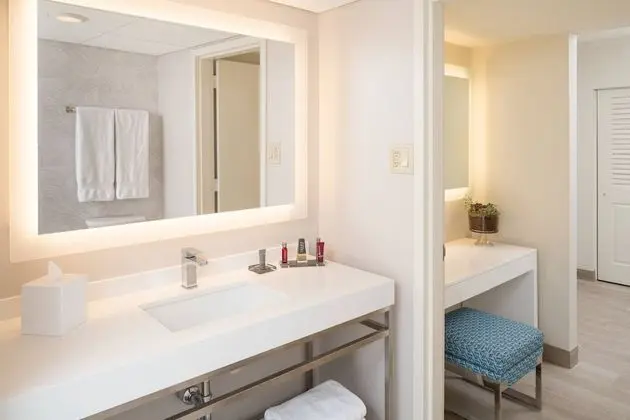 Oda, 2 Çift Kişilik Yatak (Mobility Accessible, Roll-In Shower)
