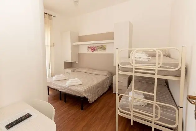 Üç Kişilik Oda