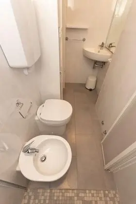Üç Kişilik Oda