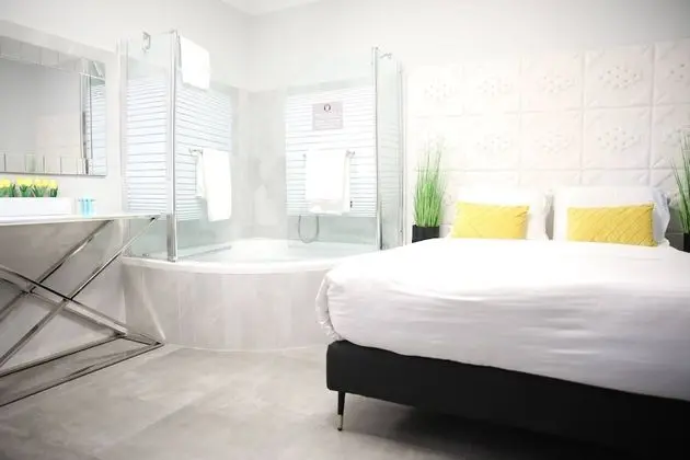 Deluxe Room with Jacuzzi Bath