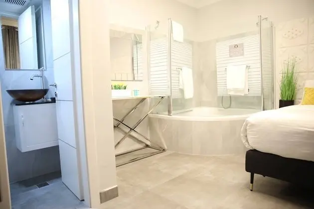 Deluxe Room with Jacuzzi Bath