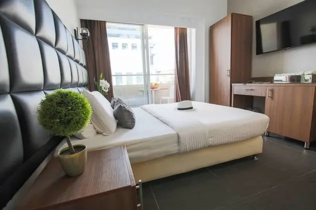 Double Room With Balcony And Sea View