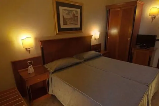 Standard Tek Büyük veya İki Ayrı Yataklı Oda