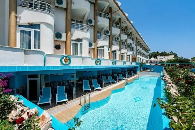 Swim-up Oda