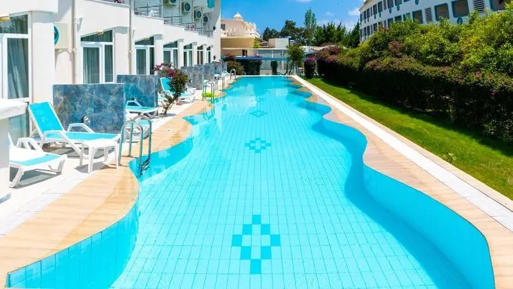 Swim-up Oda