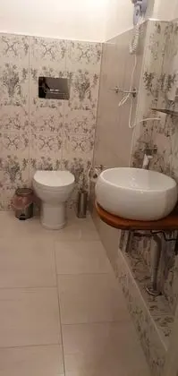 Üç Kişilik Oda, Balkon