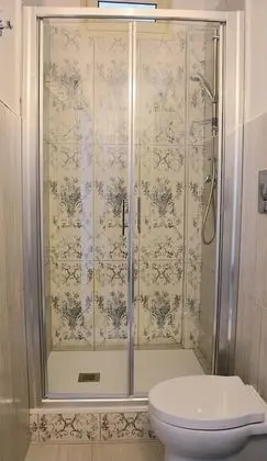 Üç Kişilik Oda, Balkon