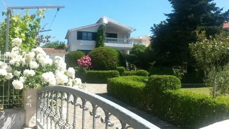 Apart Daire (Miba - close to the sea & parking - A)