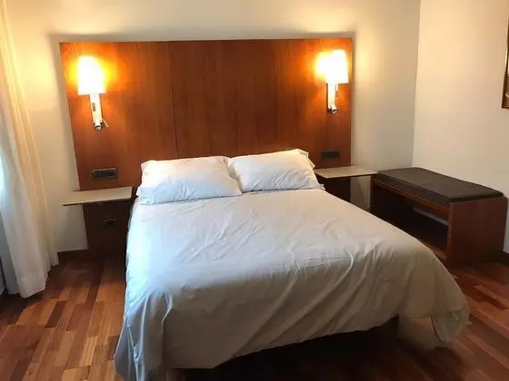 Traditional Tek Büyük Yataklı Oda