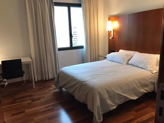 Traditional Tek Büyük Yataklı Oda
