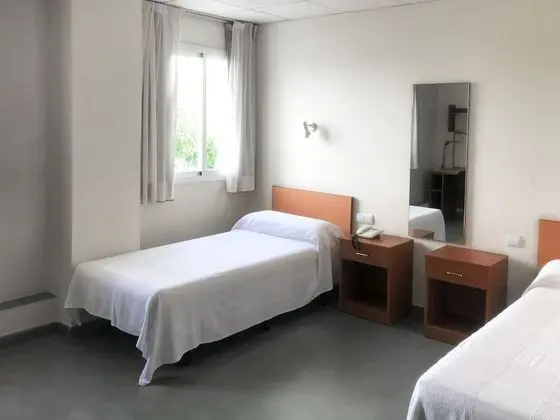 Üç Kişilik Oda