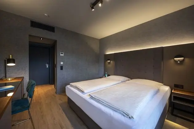 Business Tek Büyük Yataklı Oda