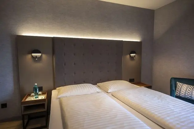 Business Tek Büyük Yataklı Oda