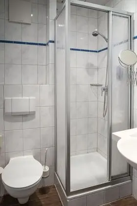 Business Tek Büyük Yataklı Oda