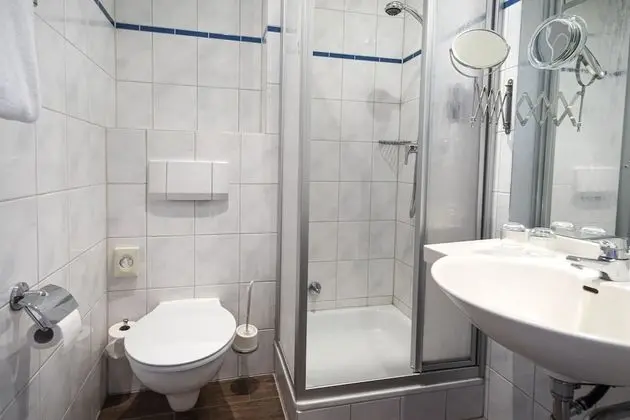 Business Tek Büyük Yataklı Oda