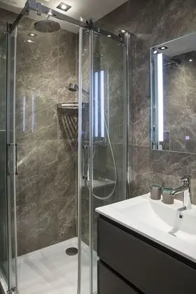 Business Tek Büyük Yataklı Oda