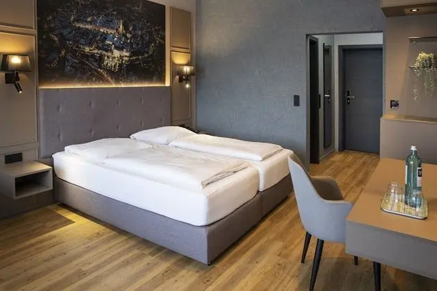 Comfort Tek Büyük Yataklı Oda