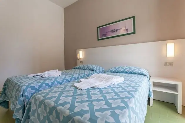 Basic Tek Büyük veya İki Ayrı Yataklı Oda