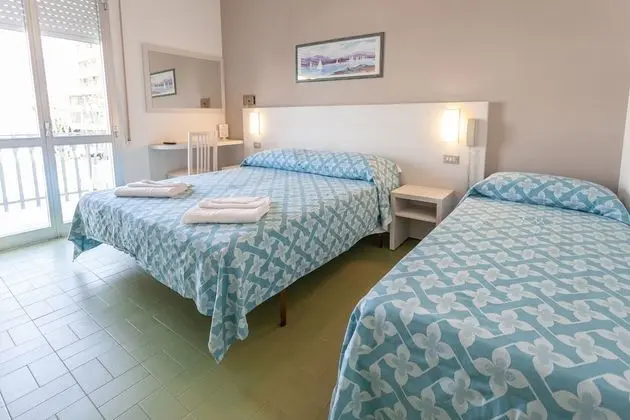 Basic Üç Kişilik Oda