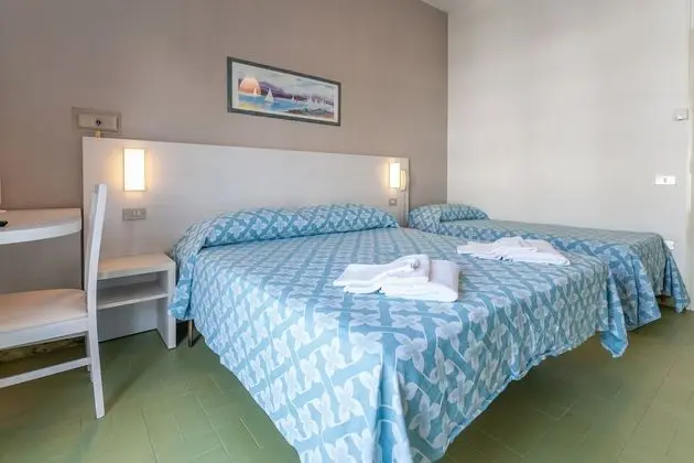 Basic Üç Kişilik Oda