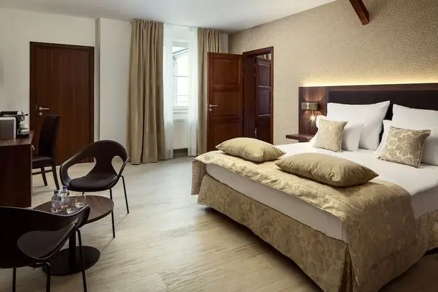 Deluxe Oda, Bağlantılı Odalar