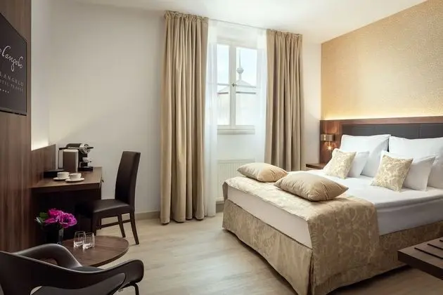 Deluxe Tek Büyük veya İki Ayrı Yataklı Oda