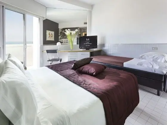 Standard Üç Kişilik Oda, Balkon, Kısmi Deniz Manzaralı