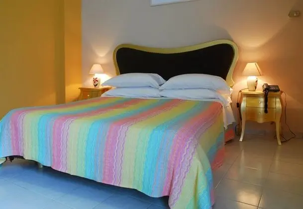 Standard Tek Büyük Yataklı Oda